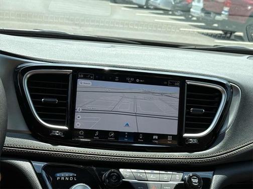 2025 Chrysler Pacifica L