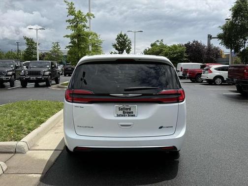 2022 Chrysler Pacifica Hybrid Touring L