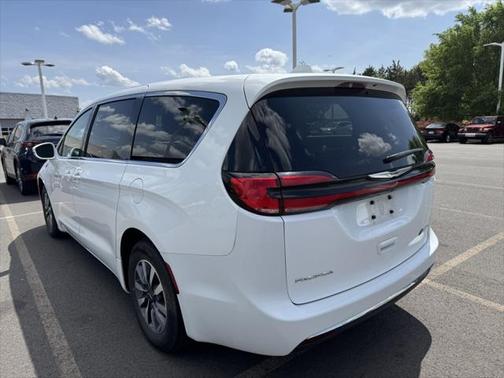 2022 Chrysler Pacifica Hybrid Touring L