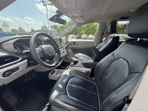 2022 Chrysler Pacifica Hybrid Touring L