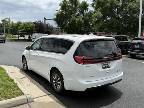 2022 Chrysler Pacifica Hybrid Touring L