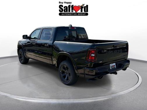 Diamond Black Crystal Pearlcoat 2026 RAM 1500 Big Horn/Lone Star