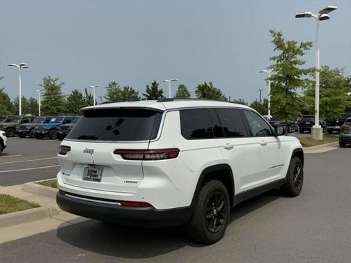 2022 Jeep Grand Cherokee L Laredo