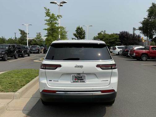 2022 Jeep Grand Cherokee L Laredo