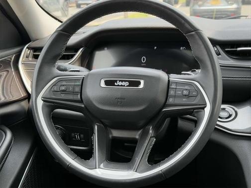 2022 Jeep Grand Cherokee L Laredo