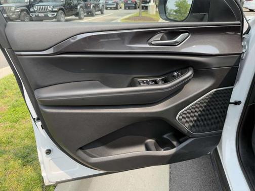 2022 Jeep Grand Cherokee L Laredo