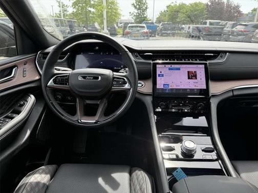 2025 Jeep Grand Cherokee L Summit