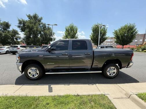 2022 RAM 2500 Tradesman Crew Cab 4x4 6'4' Box