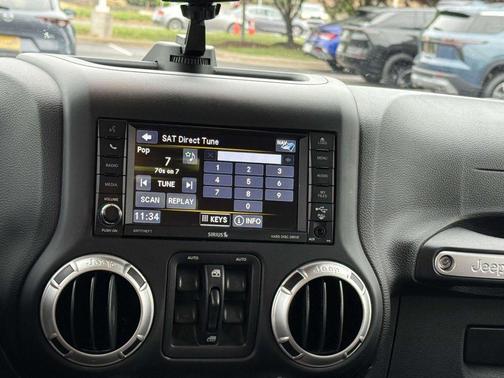 Billet Silver Metallic Clearcoat 2016 Jeep Wrangler Unlimited Rubicon