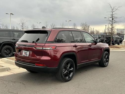 2022 Jeep Grand Cherokee Altitude
