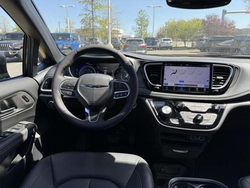 2025 Chrysler Pacifica L