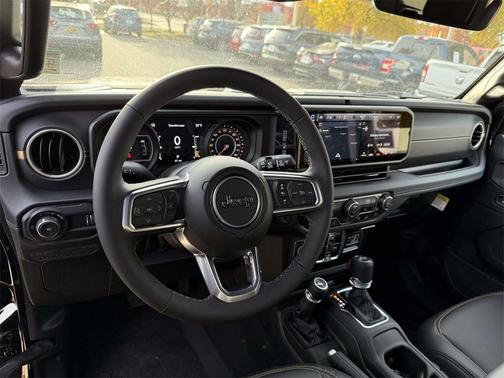 2025 Jeep Wrangler 4-Door Sahara 4x4