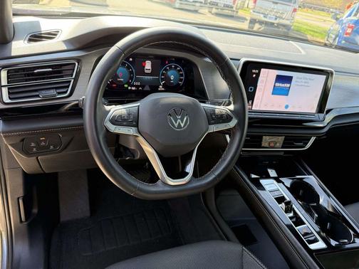 2024 Volkswagen Atlas Cross Sport 2.0T SE w/Technology 4MOTION