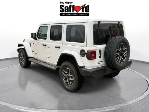 2026 Jeep Wrangler 4-Door Sahara 4x4