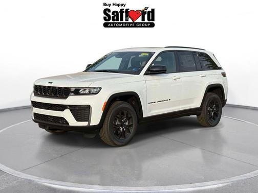 Bright White Clearcoat 2026 Jeep Grand Cherokee Altitude
