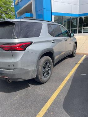 Sterling Gray Metallic 2023 Chevrolet Traverse LT Cloth