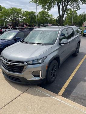 Sterling Gray Metallic 2023 Chevrolet Traverse LT Cloth