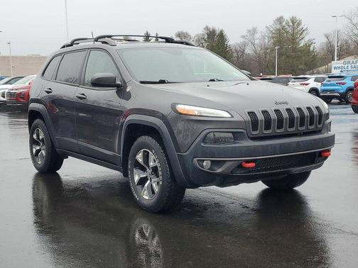 Granite Crystal Metallic Clearcoat 2016 Jeep Cherokee Trailhawk