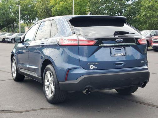 Blue Metallic 2019 Ford Edge SE
