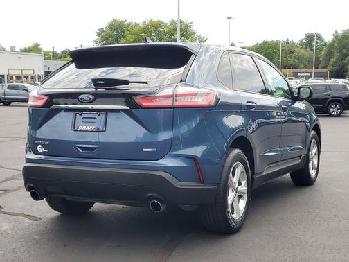 Blue Metallic 2019 Ford Edge SE
