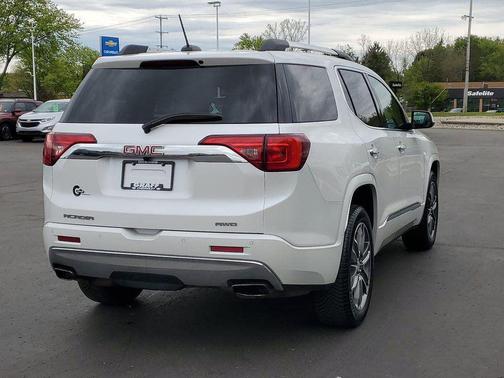 White Frost Tricoat 2018 GMC Acadia Denali