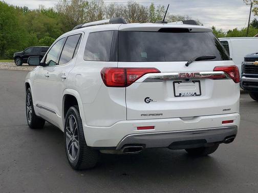 White Frost Tricoat 2018 GMC Acadia Denali
