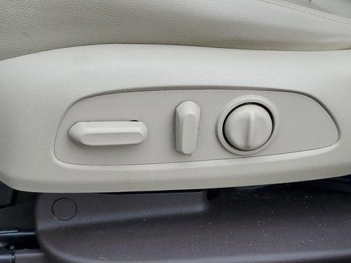 White Frost Tricoat 2018 GMC Acadia Denali