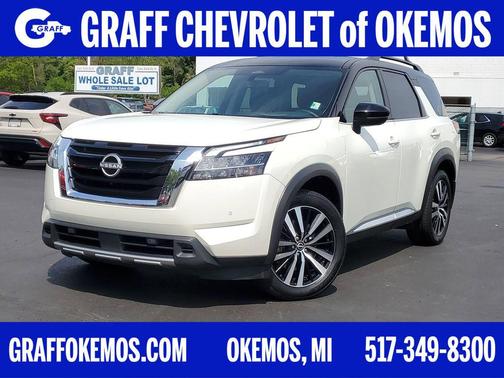 Pearl White Tricoat/Super Black 2024 Nissan Pathfinder Platinum 4WD