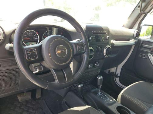 Bright White Clearcoat 2018 Jeep Wrangler JK Rubicon
