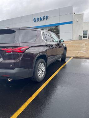 Black Cherry Metallic 2023 Chevrolet Traverse LT Cloth
