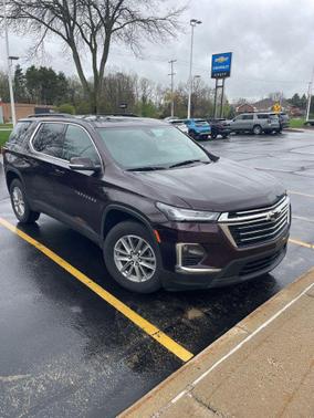 Black Cherry Metallic 2023 Chevrolet Traverse LT Cloth