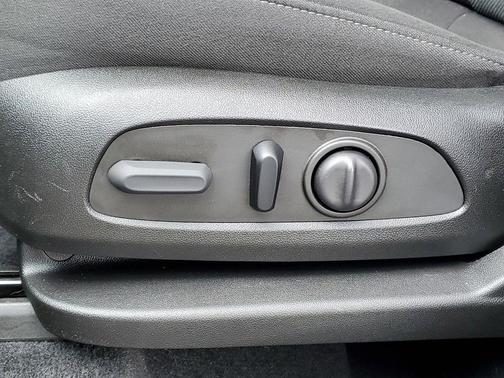 Black Cherry Metallic 2023 Chevrolet Traverse LT Cloth