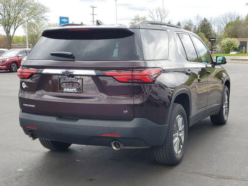 Black Cherry Metallic 2023 Chevrolet Traverse LT Cloth