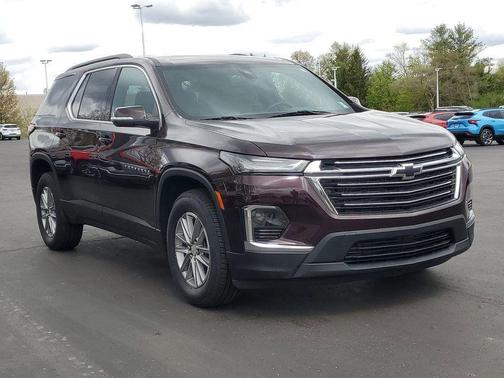 Black Cherry Metallic 2023 Chevrolet Traverse LT Cloth