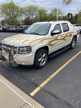 White Diamond Tricoat 2012 Chevrolet Avalanche 1500 LTZ