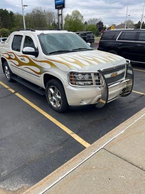 White Diamond Tricoat 2012 Chevrolet Avalanche 1500 LTZ