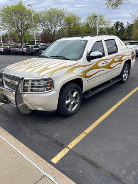 White Diamond Tricoat 2012 Chevrolet Avalanche 1500 LTZ