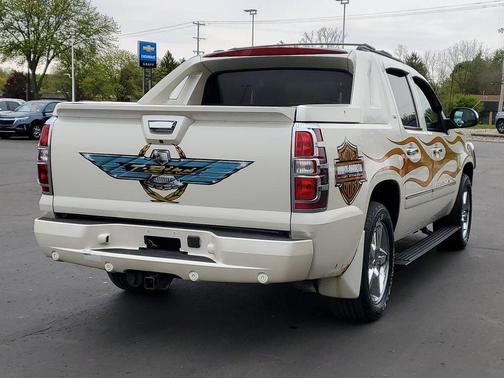 White Diamond Tricoat 2012 Chevrolet Avalanche 1500 LTZ