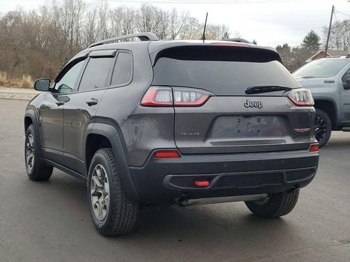 Granite Crystal Metallic Clearcoat 2021 Jeep Cherokee Trailhawk