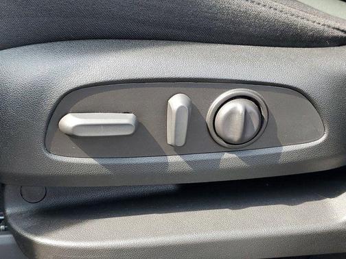 Northsky Blue Metallic 2023 Chevrolet Traverse LT Cloth