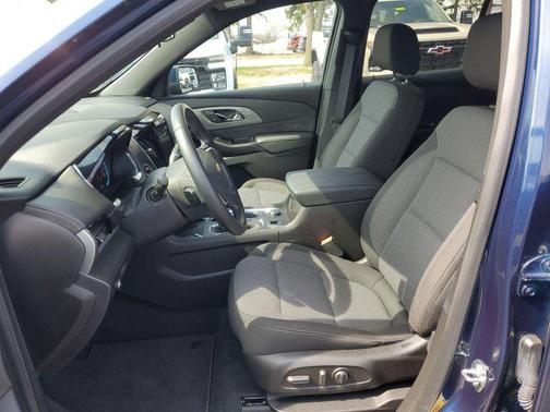 Northsky Blue Metallic 2023 Chevrolet Traverse LT Cloth