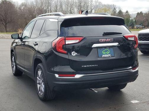 2023 GMC Terrain SLT