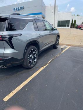 Sterling Gray Metallic 2025 Chevrolet Traverse High Country