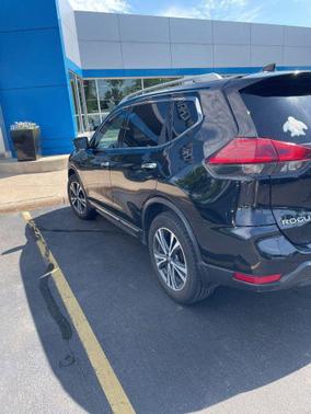 Magnetic Black 2017 Nissan Rogue SL