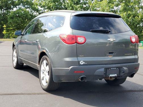 Steel Green Metallic 2010 Chevrolet Traverse LT