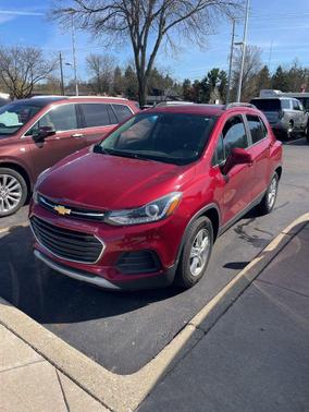 Cajun Red Tintcoat 2019 Chevrolet Trax LT