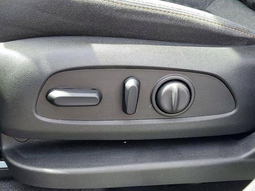 Sterling Gray Metallic 2023 Chevrolet Equinox 1LT