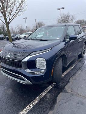 Cosmic Blue Metallic 2024 Mitsubishi Outlander SE 2.5 S-AWC