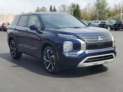 Cosmic Blue Metallic 2024 Mitsubishi Outlander SE 2.5 S-AWC