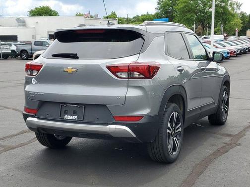 Sterling Gray Metallic 2024 Chevrolet Trailblazer LT